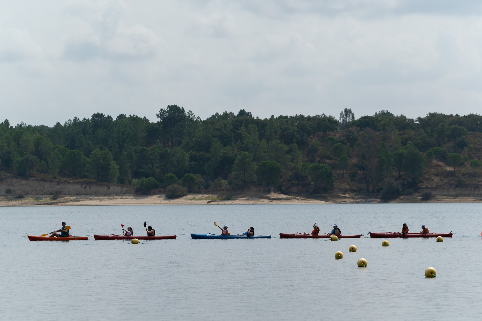 Participantes da APPW de canoa num lago